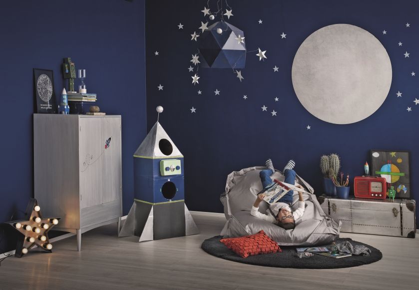 granatowy pokój dla dziecka