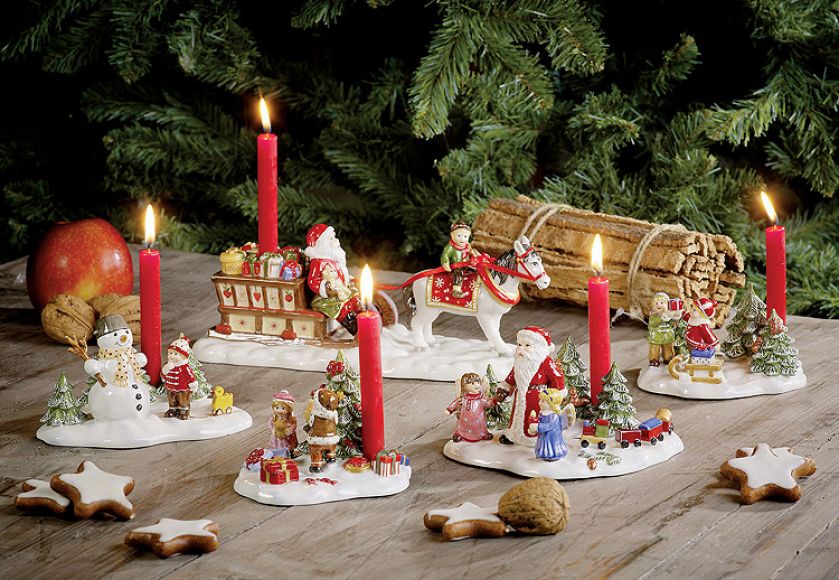 Porcelanowe figurki z serii Fairytale Park, za mikołaja z aniołkami zapłacimy 119 zł, dzieci na sankach kosztują