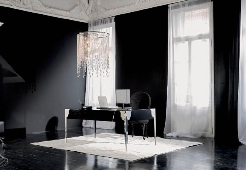 To biurko nazywa się Ritz, jak słynny hotel. I jest równie ekskluzywne – kosztuje od 16 0 zł.