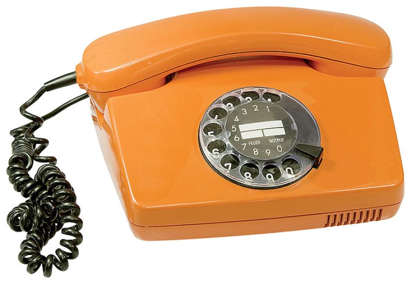 Na biurku sekretarki. Historia telefonu