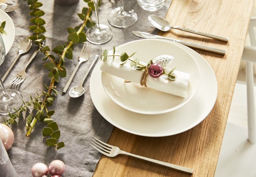 pomysł na nakrycie stołu na boże narodzenie