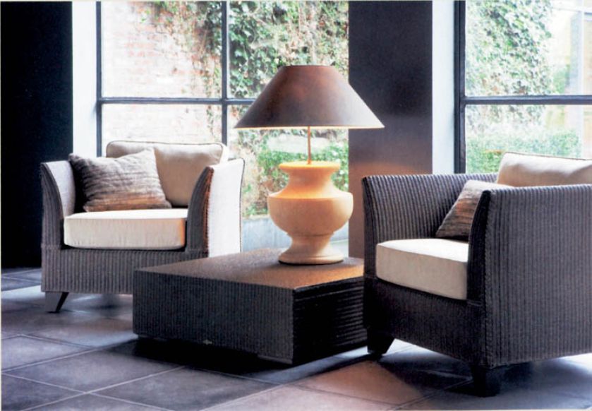 Fotel Cordoba z lloyd loom kosztuje 3500 zł, stolik - 1168 zł. DECOLOR