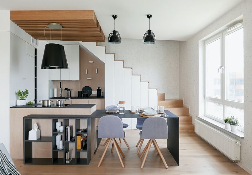 kuchnia pod schodami