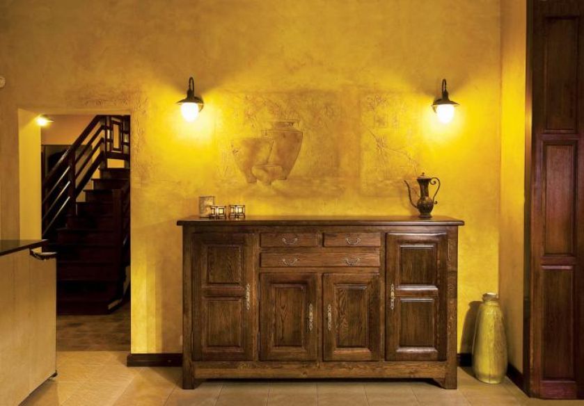 Tę oryginalną dekorację wykonano używając farb akrylowych, aerografu, pigmentów suchych i mokrych. SIC