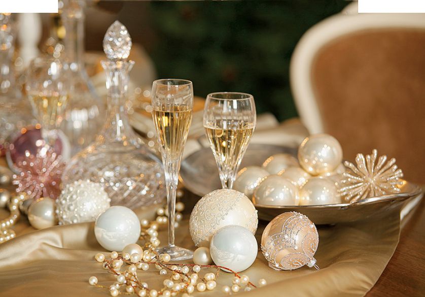 Bombki w cenie od 9,90 do 39,90 zł, kieliszki Sofiane – od 48 do 54 zł, karafka Lica za 329 zł, Almi Decor