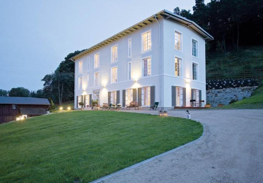 Pensjonat otoczony zielenią. Dom gościnny