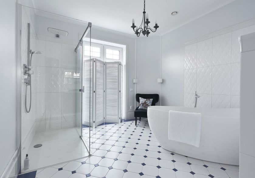 jak urządzić białą łazienkę