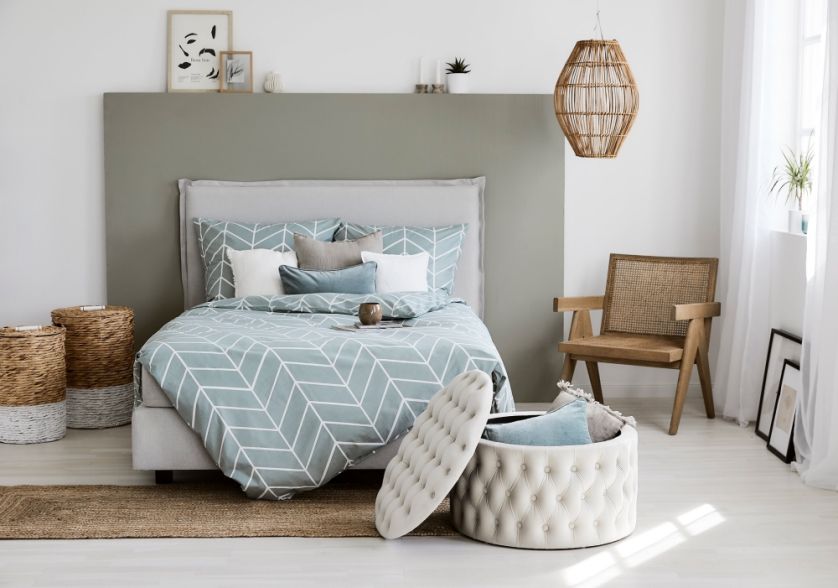 jak zadbać o porządek w sypialni