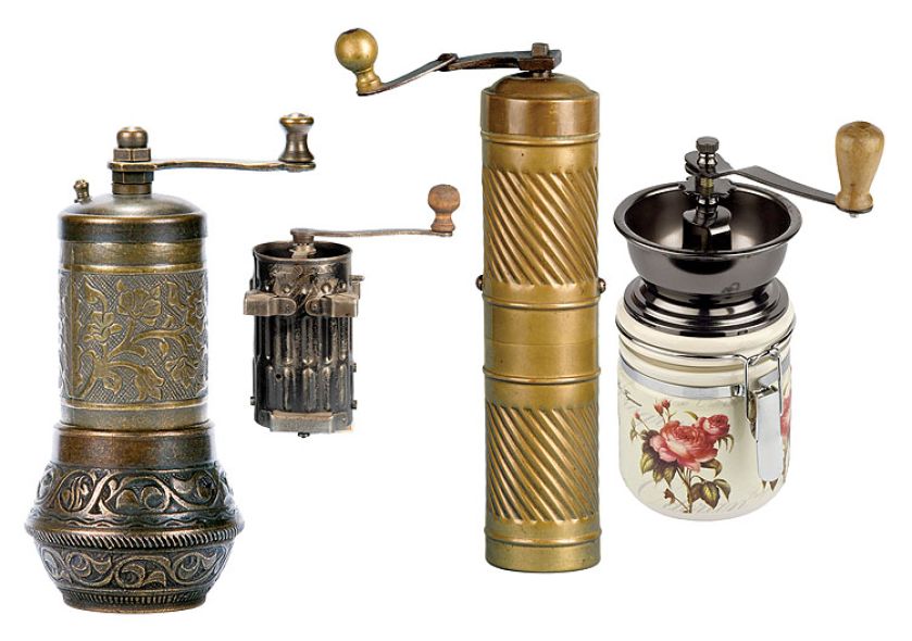 (Od lewej) Turecki i mosiężny. / Wojskowy z czasów II wojny światowej. Niemcy, 1940 r., www.muzeum. pozegnanie.com. / W