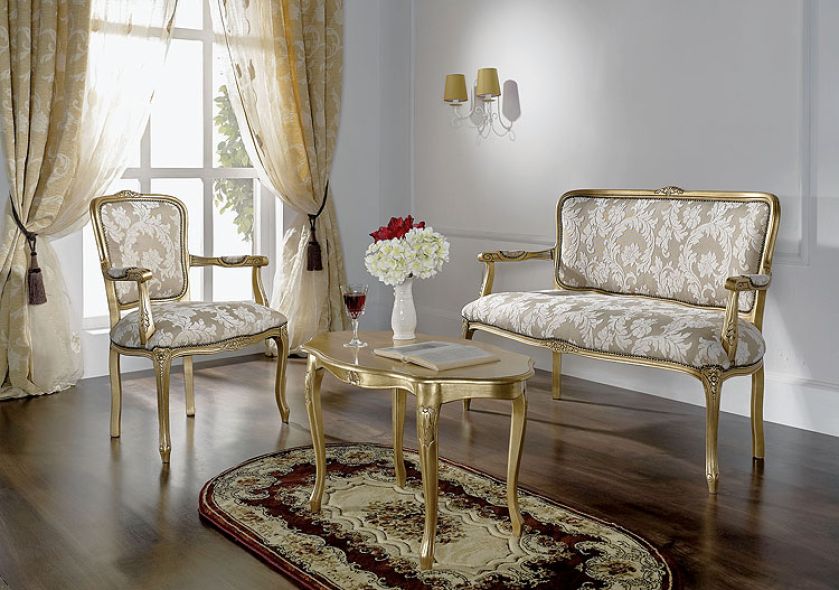 Z litego drewna bukowego. Sofa i fotel kosztują od 2740 zł. MEBLONOWAK