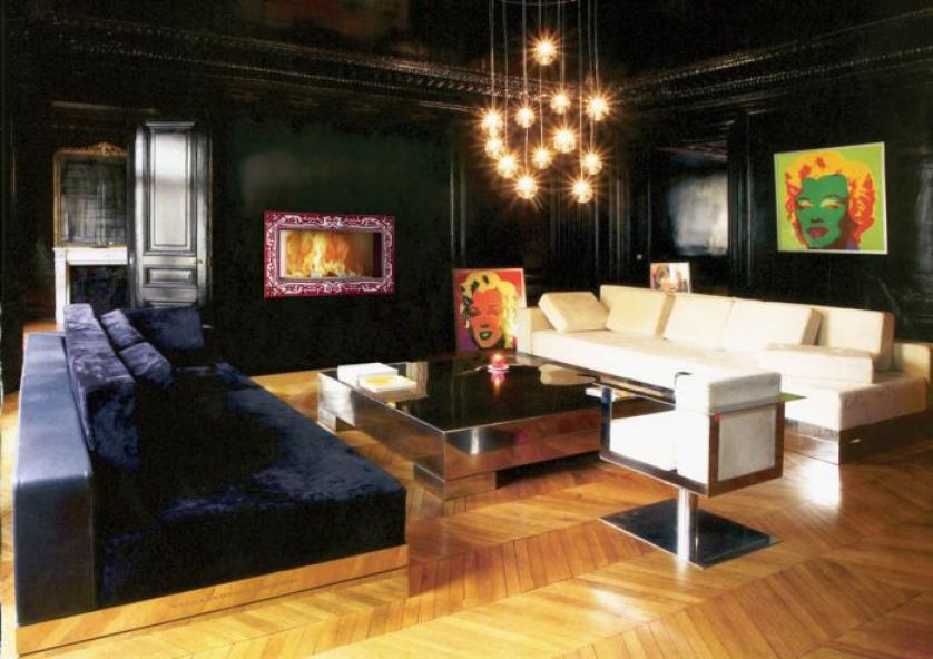 Awangardowy Baroko z dekoracyjną ramą przypomina wiszący na ścianie obraz. TAPIS