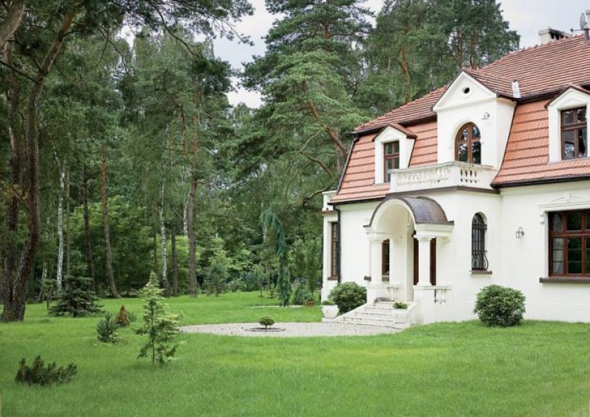 Jak Marta i Marcin zamieszkali w dworku znanym z Czterech pancernych .