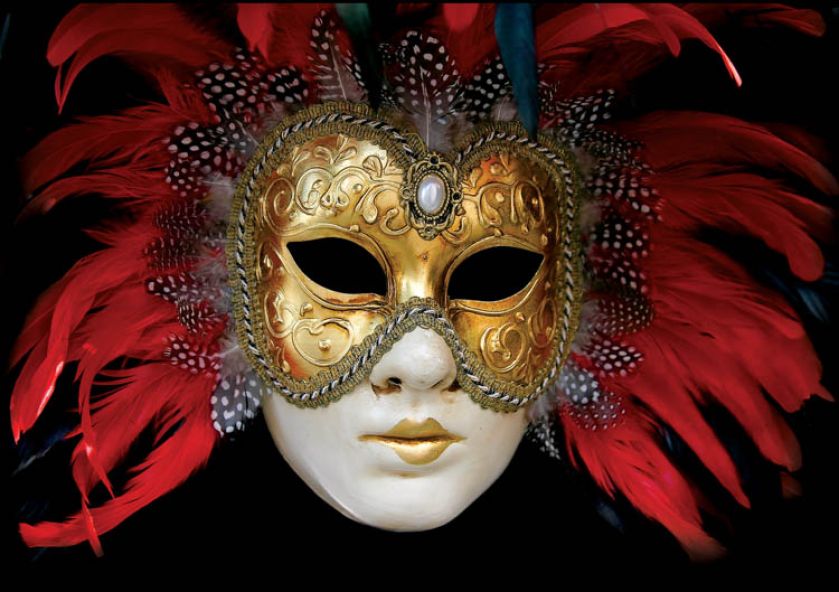 Maska wenecka z perłą. Fot. Shutterstock.com