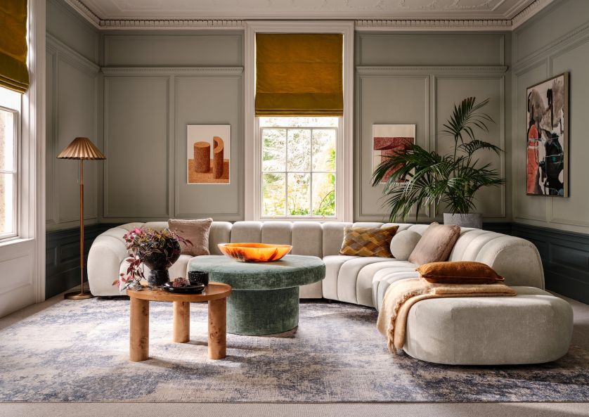 Duży dywan pod dużym narożnikiem