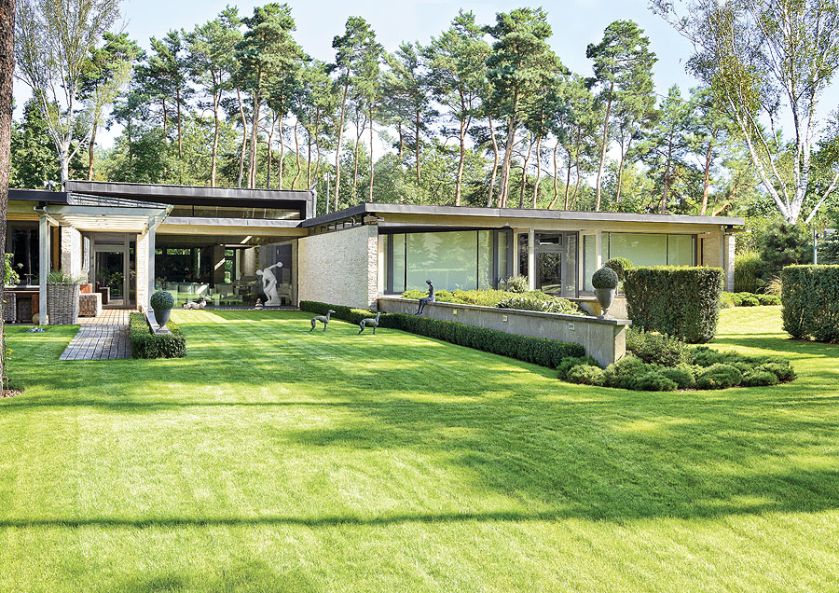 Pani Jolanta nie miała wątpliwości, żeby zamienić pałacową rezydencję na taką nowoczesną willę.