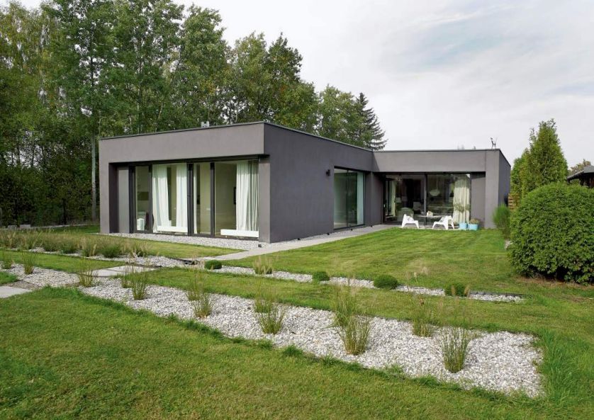 szary dom w stylu nowoczesnym