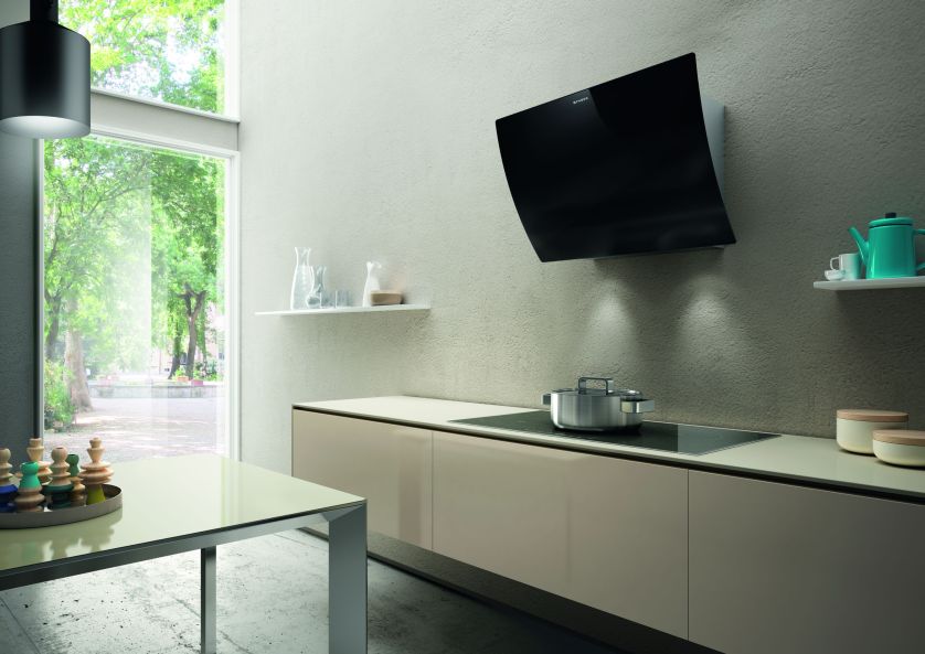 Versus. Okap przyścienny bez przycisków, czarny, szer. 80 cm.