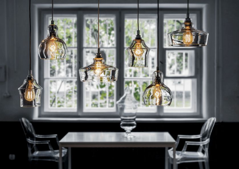 Longis mogą występować solo albo po kilka. Mają transparentne klosze i dekoracyjne żarówki – od 299 zł.