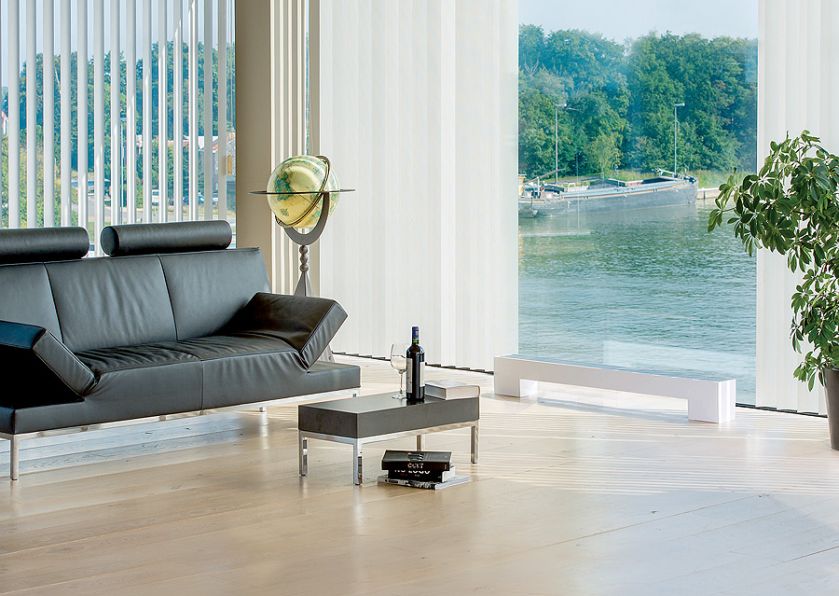 Kompaktowy, stojący grzejnik Freedom marki Jaga, nagrodzony tytułem Red Dot Design za wzornictwo