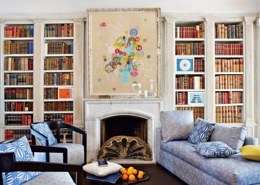 Niebieski szezlong Copenhague kosztuje ok. 8400 zł, fotel Bolpur – ok. 4100 zł. KA INTERNATIONAL