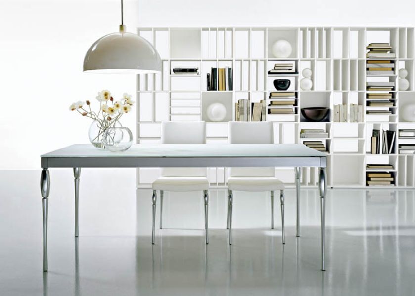 Nowoczesny, ale z barokowymi nogami - stół Retro z kolekcji Ciacci kosztuje 8484 zł. KLER