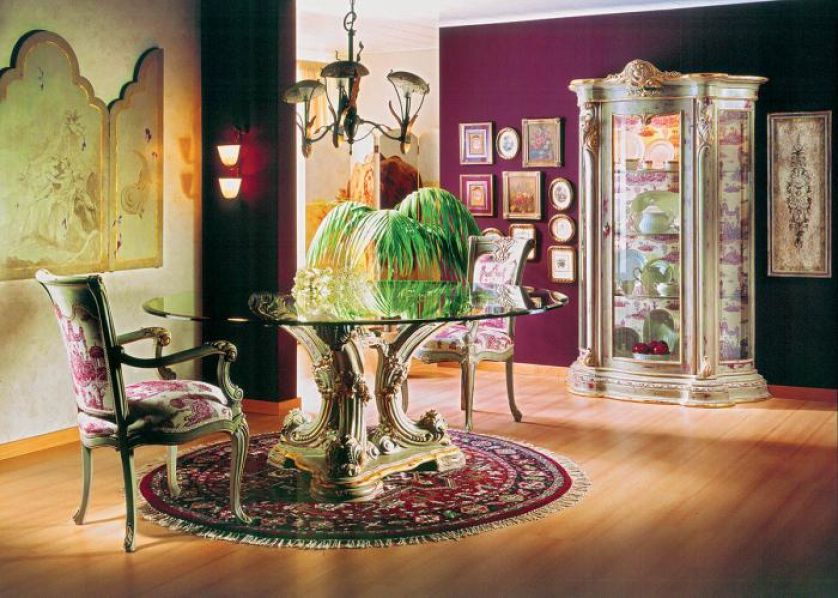 Okrągły stół Noble firmy Moblesa kosztuje 44 280 zł. Za fotel zapłacimy 13 620 zł, a za witrynę - 50 640 zł. HEBAN