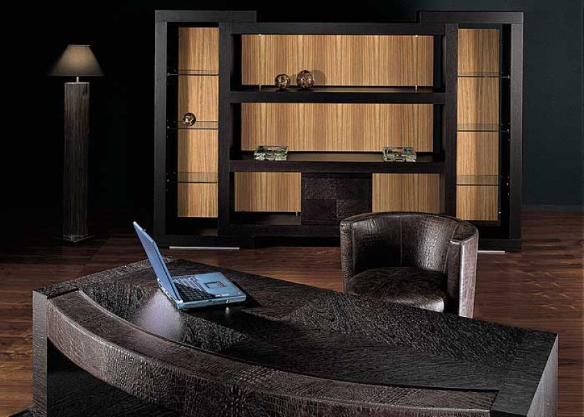 Biblioteczka Electrictre firmy Smania zrobiona jest z drewna wenge, a plecy ma z klonu. Kosztuje około 49 400 zł.