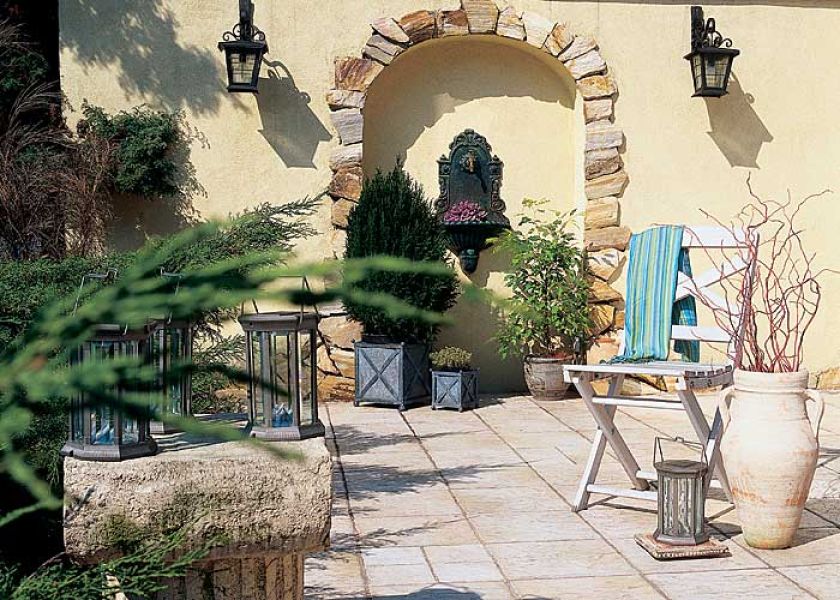 Dom urządzony pamiątkami, kolorami i inspiracjami z podróży.