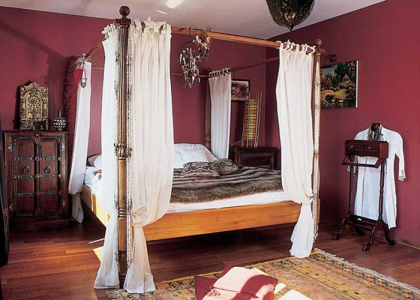 Dom urządzony pamiątkami, kolorami i inspiracjami z podróży.