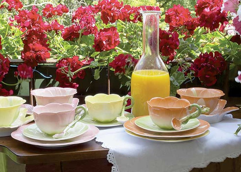 Filiżanki-kwiaty. Kolekcja Mariella przypomina nenufary. VILLA ITALIA