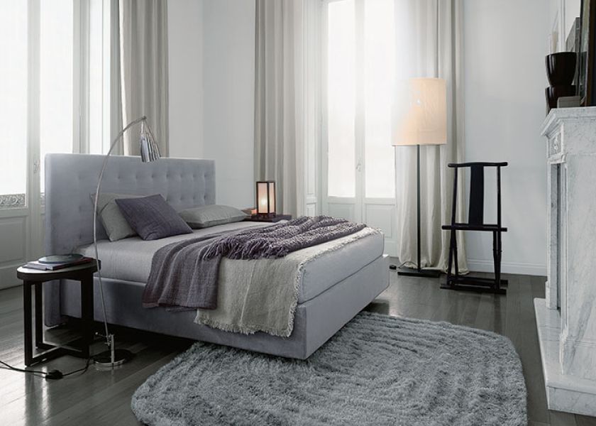 Łóżko Arca z pikowanym zagłówkiem. Sentymentalny design