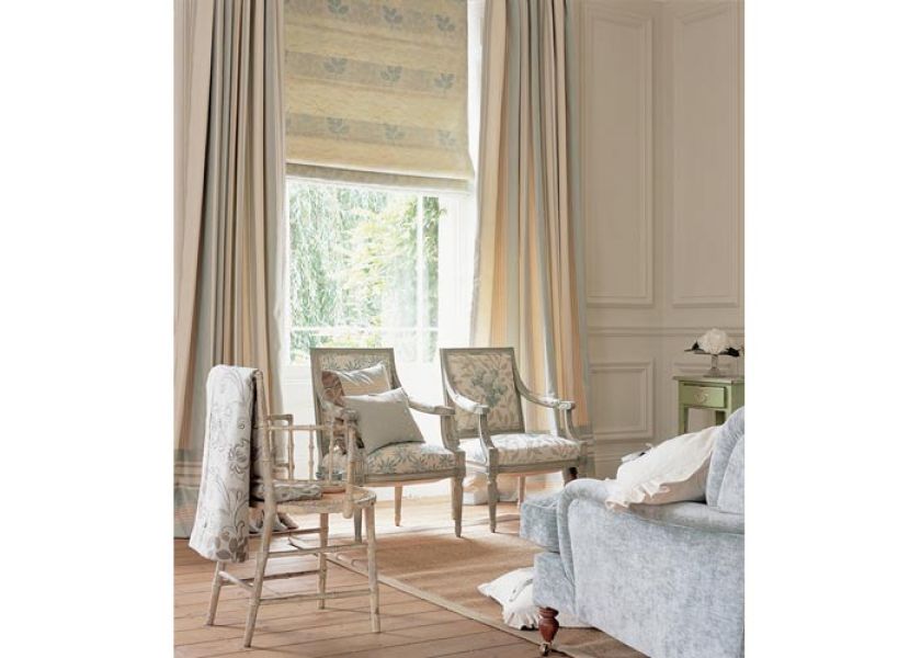 Pastelowe kolory wprowadzają lekkość i pogodny nastrój. To kolekcja Fantasia firmy Parkertex. Zasłony uszyto z