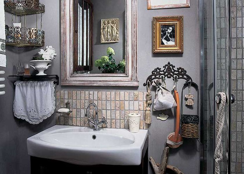 Styl rustykalny: szarości, przecierki, meble ze przeszłością – oto przepis na mieszkanie po francusku .