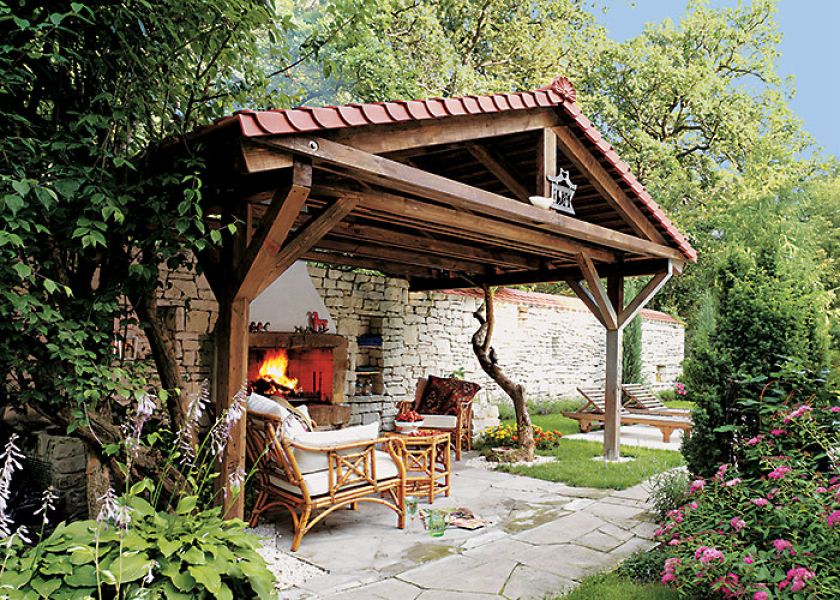 Weranda wprowadza południowy nastój w ogrodzie.