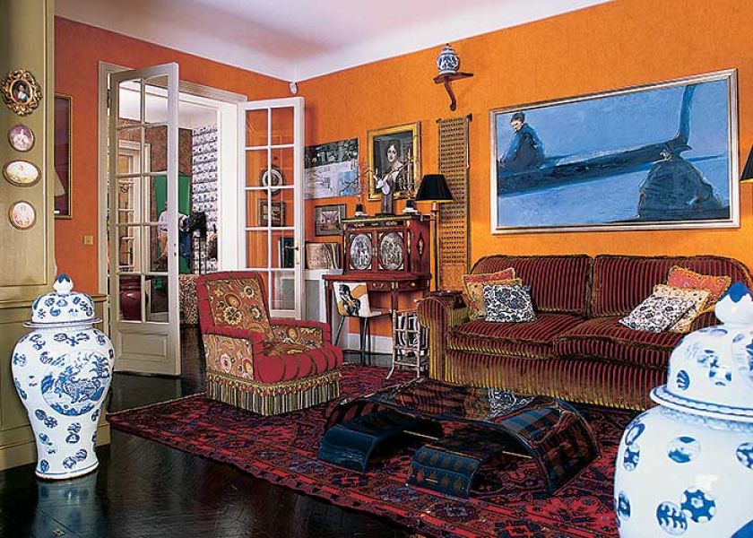 - Zostawienie czarnej podłogi to najbardziej niepraktyczna rzecz, jaką zrobiłam w życiu. Jej pielęgnacja pochłania