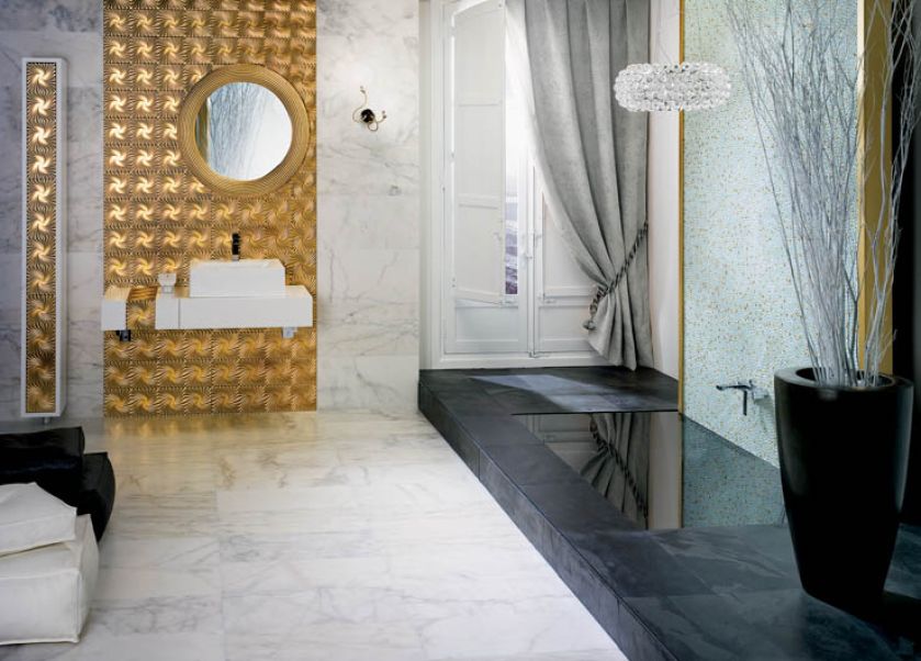 Złotą ścianę wyłożono płytkami Medusa Pure Gold. Cena za sztukę - 128 zł. MAX-FLIZ