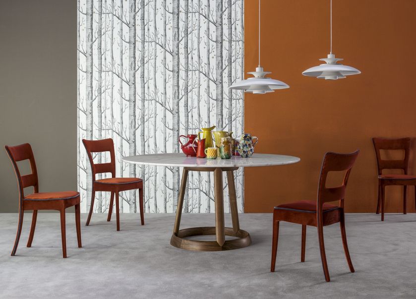 stół do jadalni marmurowym blatem