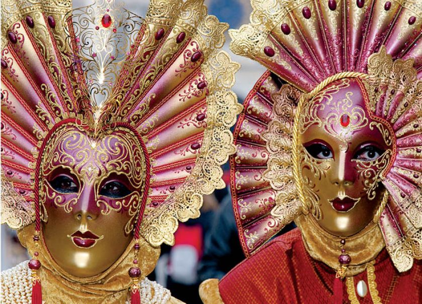 Współczesne maski weeckie. Fot. Shutterstock.com