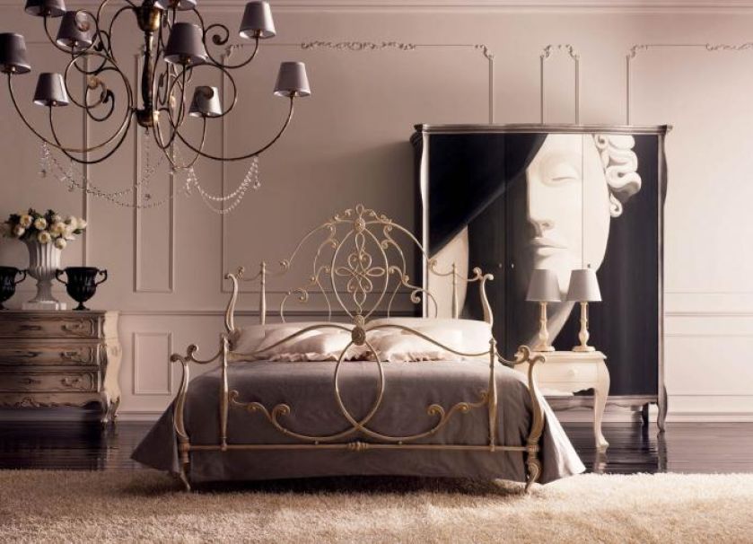 Ręcznie kuty Erald od Giusti Portos ma dziesięć ramion i kryształy Swarovskiego, 2455 euro. STUDIO ITALIA