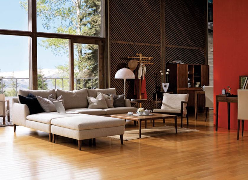 Z nóżkami inspirowanymi latami 60. RITZWELL