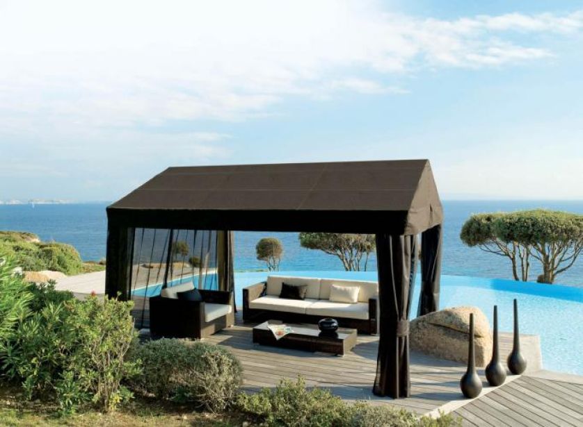 Kolekcja Belmont: trzyosobowa sofa - od 10 400 zł, fotel - od 5100 zł, stolik - od 2990 zł. WILLOW HOUSE