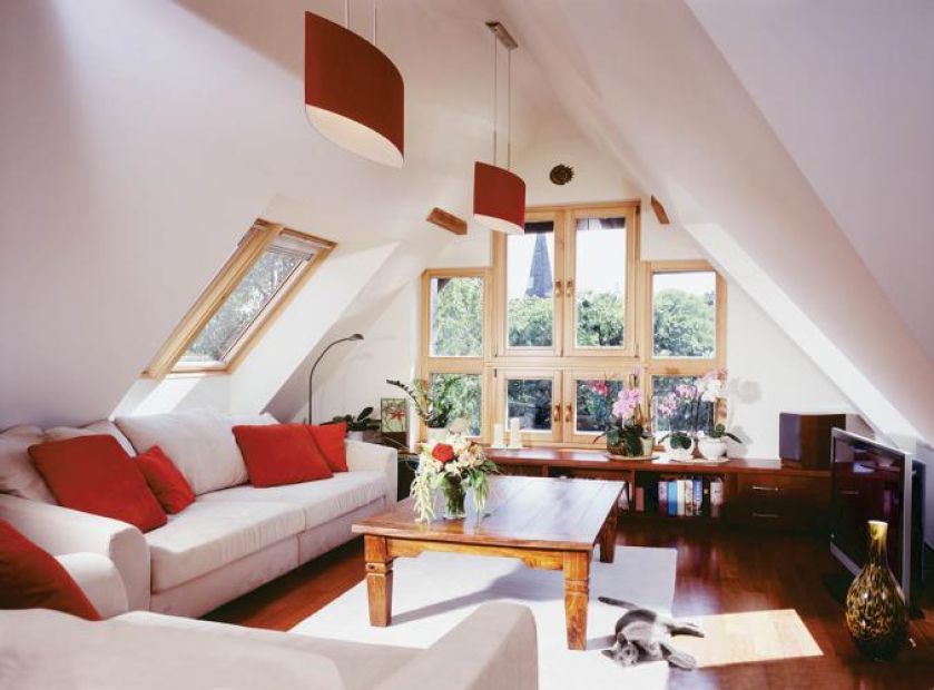 Obrotowe okna GGL z klapą wentylacyjną, która zapewni dopływ świeżego powietrza. Cena - od 996 zł/szt. VELUX