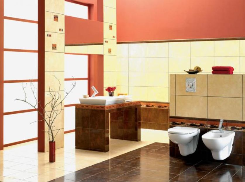 Inspirowane Orientem. Kolekcja Kobe/Kioto to błyszczące szkliwione płytki i inserty z motywami pisma i grafiki