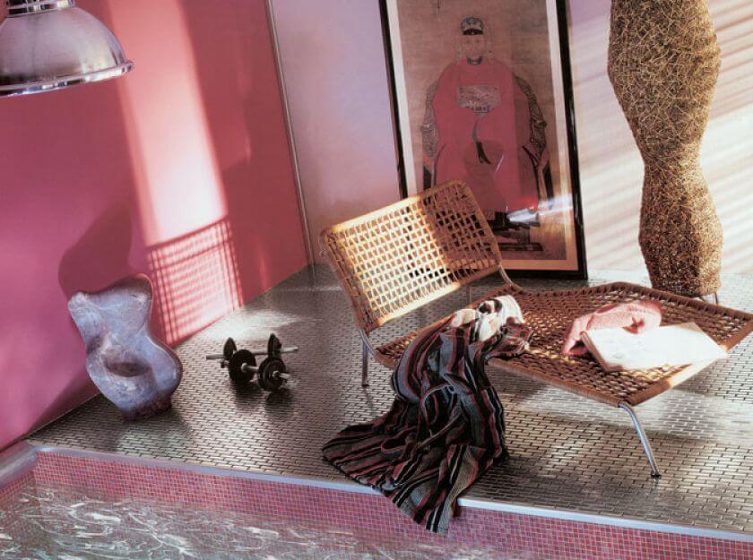 Połyskujące mozaiki zrobione z opiłków metalu