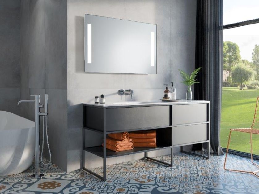 Personalizowane lustra LED, czyli technologia szyta na miarę