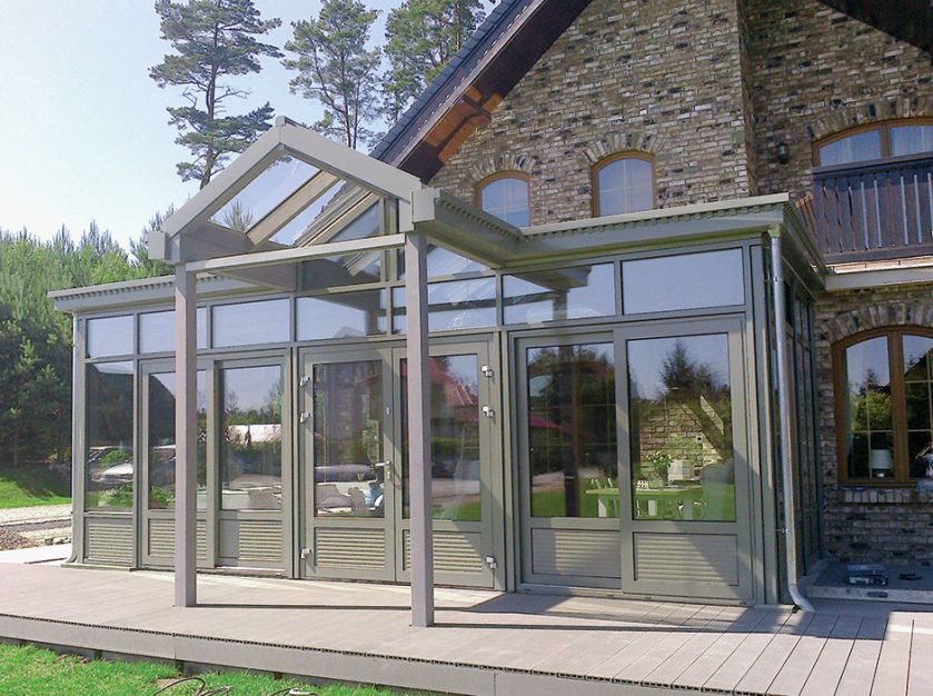 Całoroczny salonik z ogrzewaniem podłogowym i klimatyzatorem. Kwadrum.