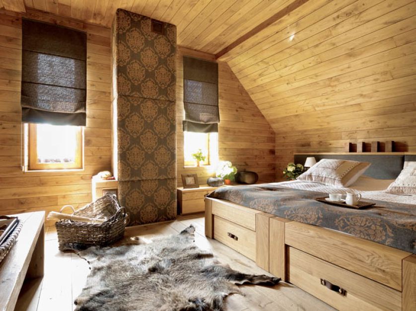 Drewno i naturalne materiały w sypialni.