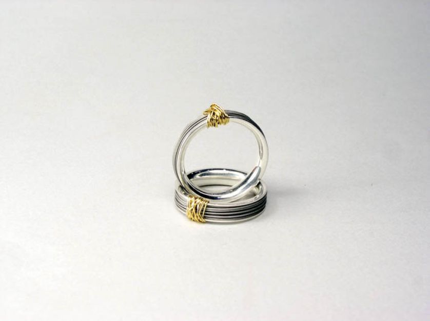 Pierścionki wykonane z platyny i złota.