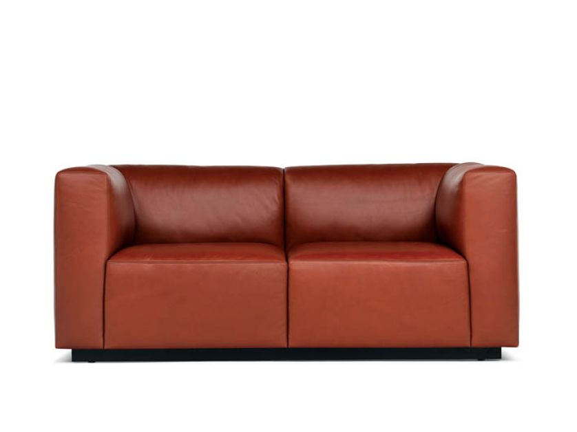 Dizajnerzy chcieli, żeby sofa była czymś więcej niż tylko wielkim grzmotem nieruchomo stojącym pod ścianą.