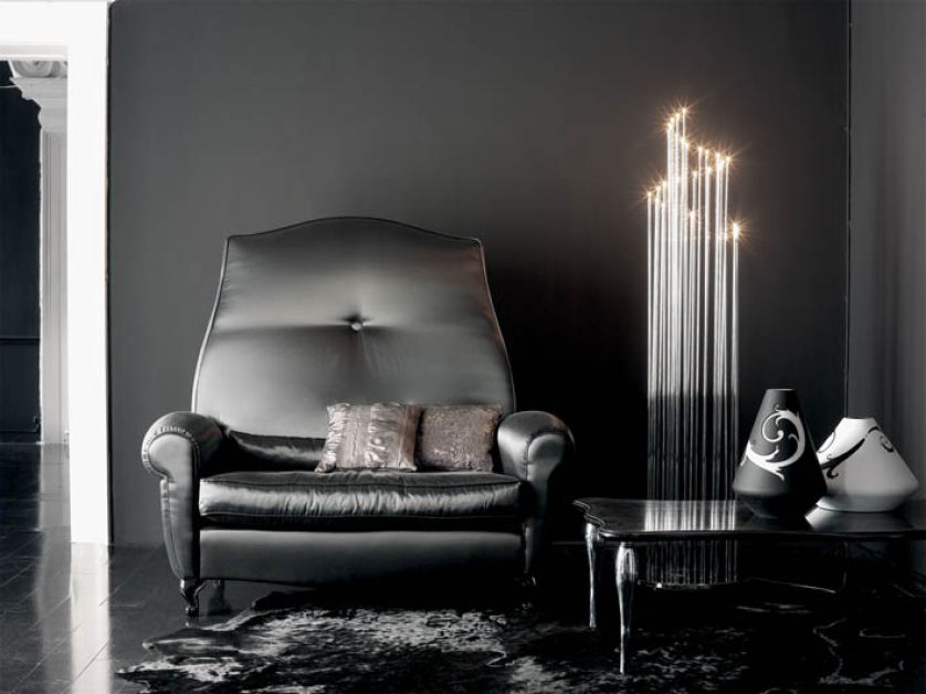 Lampa, która zazwyczaj stoi w kącie. Niesłusznie, bo potrafi wyczarować nastrój jak mało co.